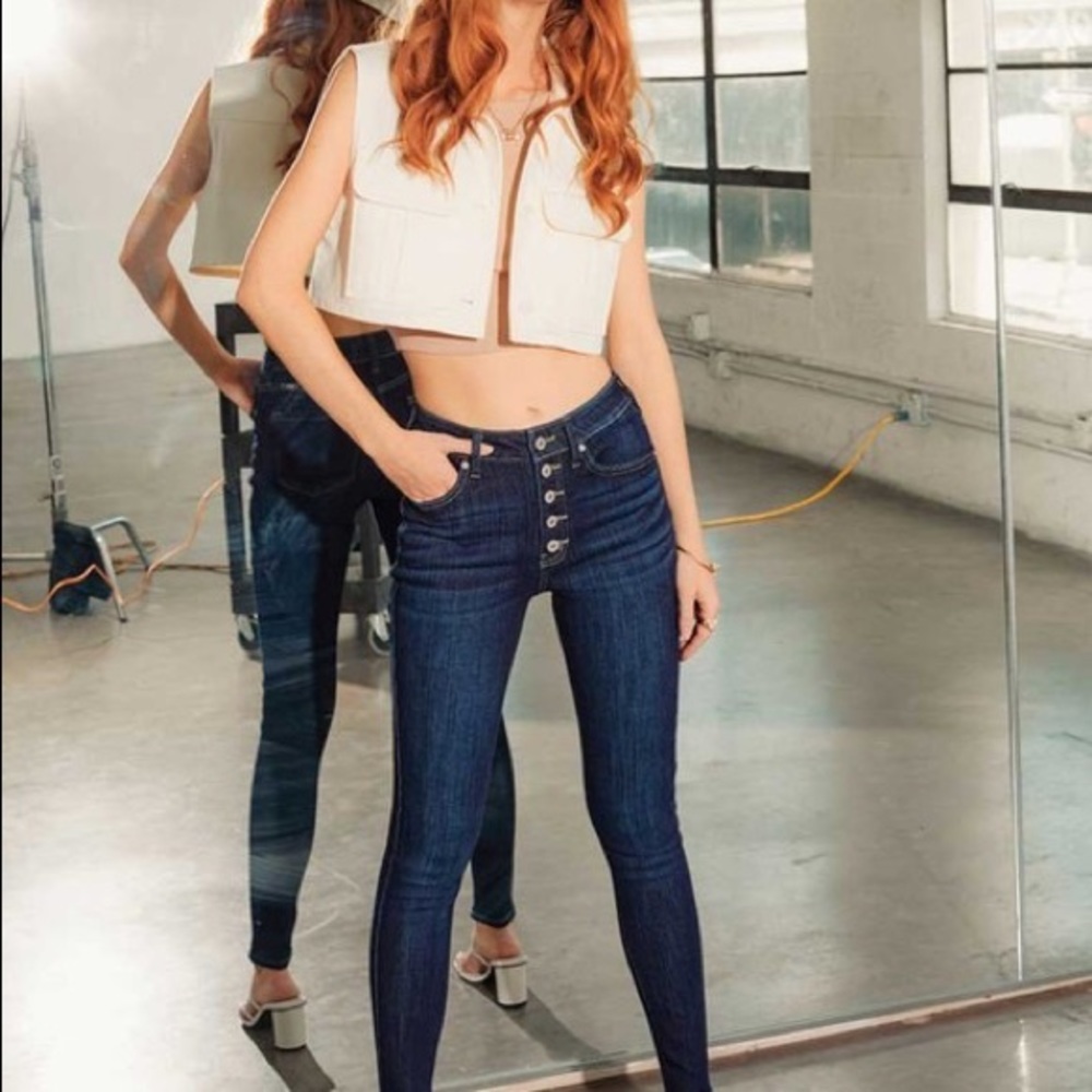 High Rise Curvy Fit Jeans - Picture 4 of 7